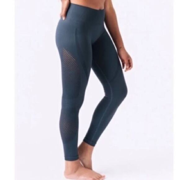 Zyia Seamless Perforated Performance Leggings - Picture 1 of 8